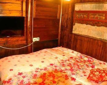 Hong Village Pine Crane Hall Inn Montes Huang Exterior foto